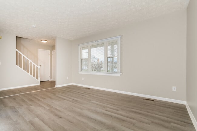 Photo - 4980 Riverwatch Dr