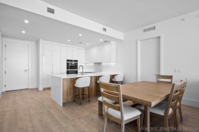 220 Lake Shore Dr Unit 1413