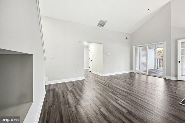 6520 Lake Park Dr Unit 301A