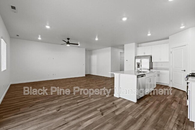 Photo - 15307 Cloud Crst Ave