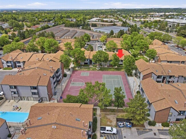 12005 E Harvard Ave Unidad 208