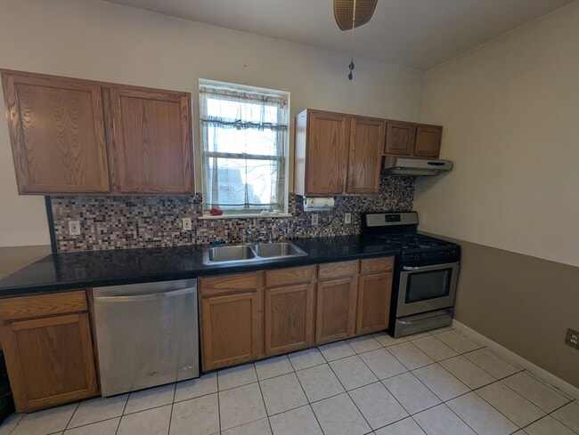 Photo - 116 N New Rd