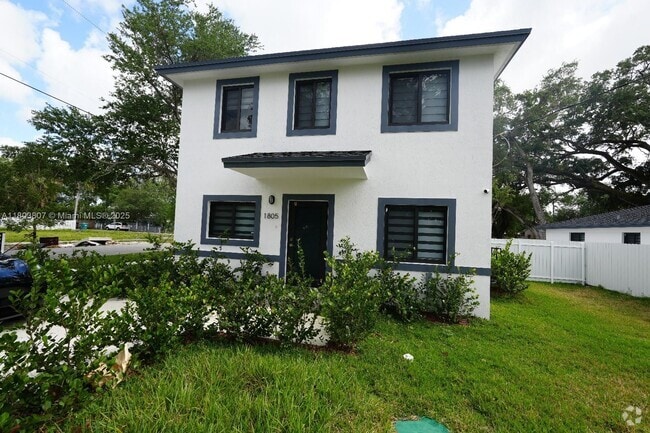 Building Photo - 1805 NW 112th St Rental