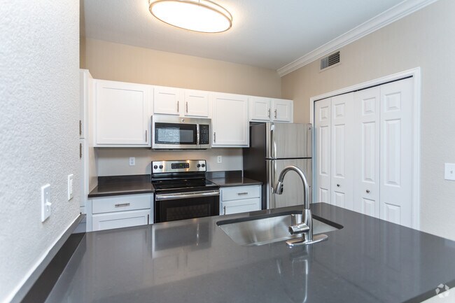 1BR, 1BA - Florence