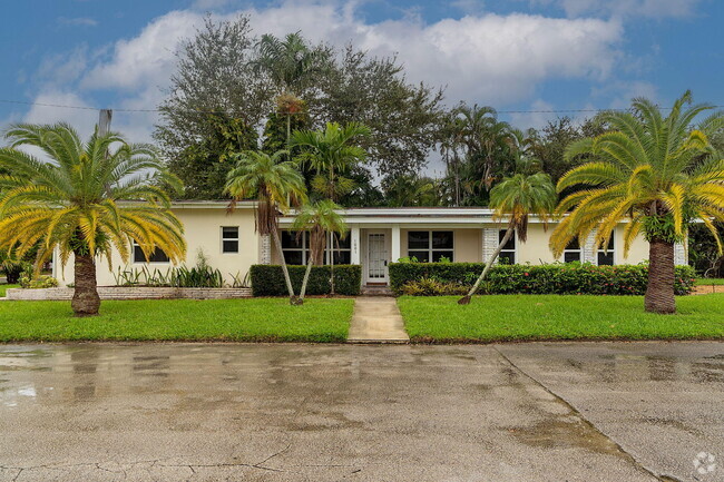 Building Photo - 1001 S Lakeside Dr Rental