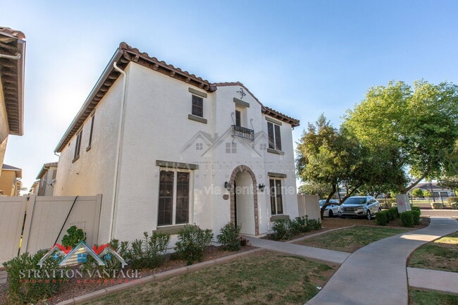 Photo - 829 S Huish Dr