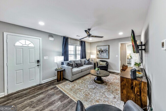 6230 Love St