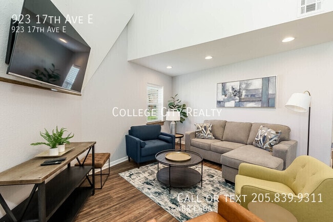 Photo - 923 17th Ave E