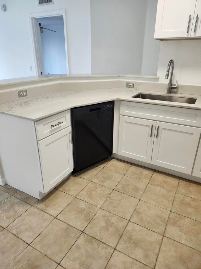 Photo - 802 Villa Cir