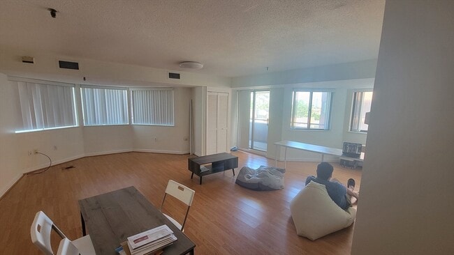 Photo - 147 Kelton St Townhome