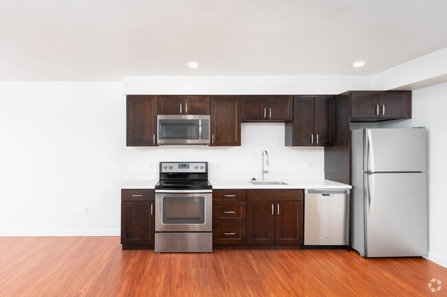 1BD, 1BA - 550-795SF - Blue Stone Apartments