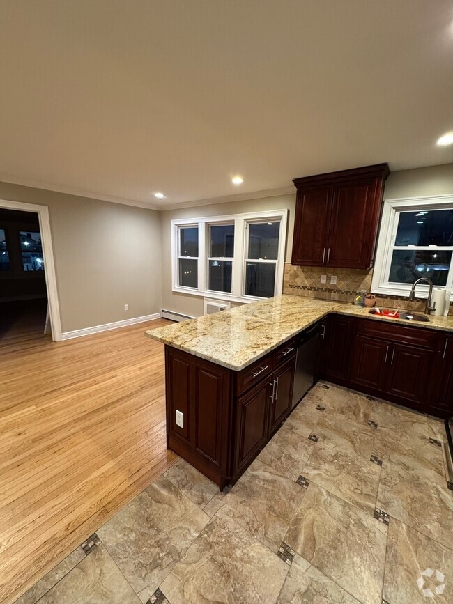 Building Photo - 7 Cammerer Ave Unit 2 Rental