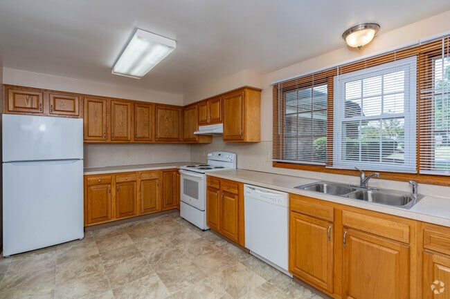 3BR, 2.5BA - 1,550SF - Kitchen