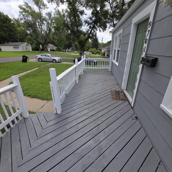 Cozy 3 bedrooms and 1 bath home located on Brooklane St in Raytown, MO.