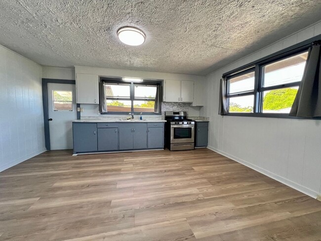 Photo - 3 bedroom 1.5 bath in South Kona with a covered carport