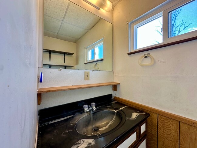 Photo - 628 Superior St