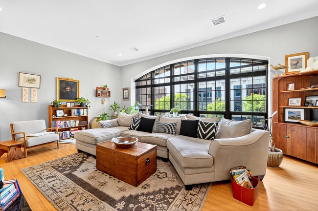 Photo - 325 S Salina St Unidad Floor 2