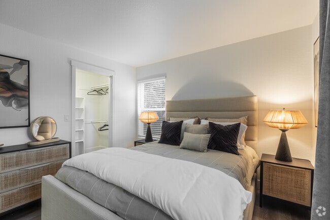 2BR, 1BA - 810SF - Primary Bedroom