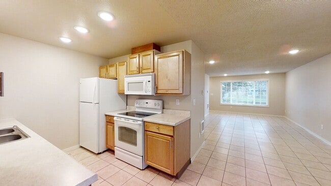 Photo - 17416-17418 8TH AVE CT E Unidad 17416