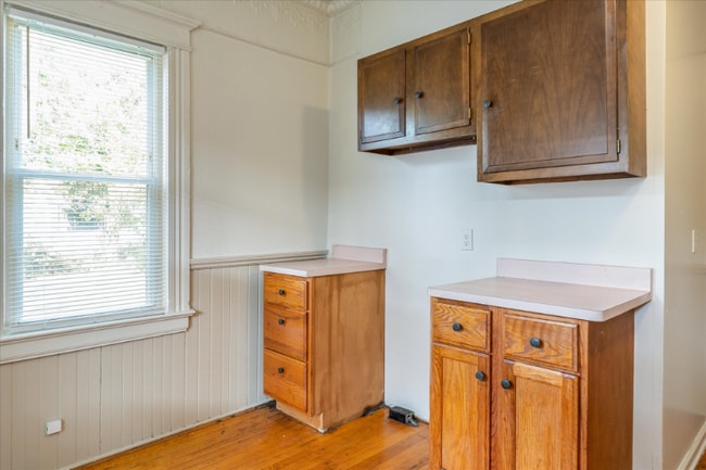 Photo - 1221 N Clinton Ave Unit Down