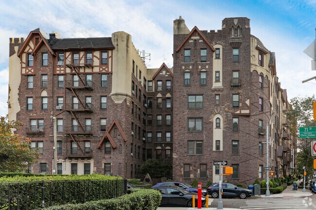 Photo - 7101 Shore Rd