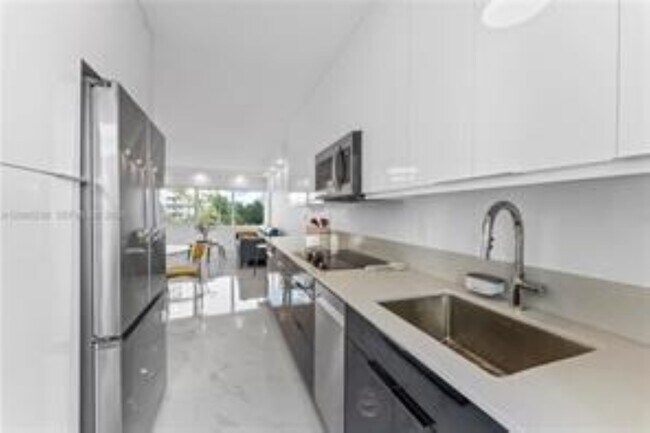 Photo - 3250 NE 28th St Unit 403