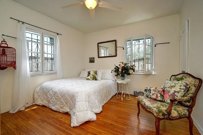 Photo - 7714 Waring Ave