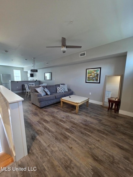 107 E Orchard Loop