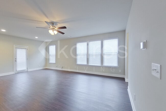 Photo - 155 Orchard Ln