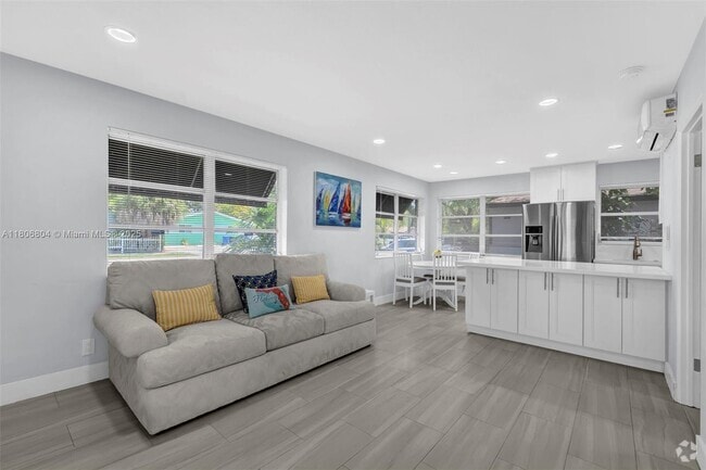 Building Photo - 1716 SW 11th Ct Unit 1 Rental