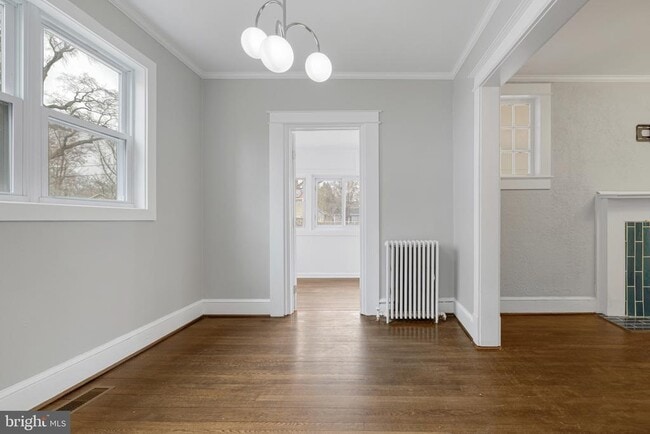 Photo - 5123 Crittenden St