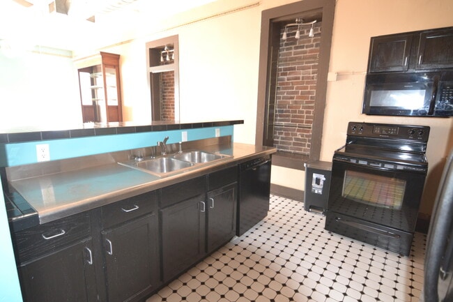 Photo - 214 S Campbell Ave