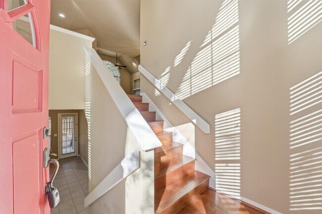 Photo - 56 Lakeridge Dr