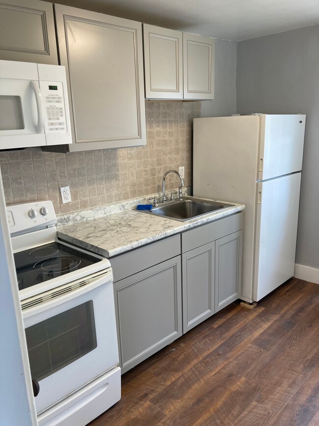 Photo - 240 W Hallam Ave Unit 2