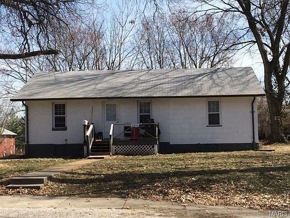 Photo - 2850 Lyndhurst Ave