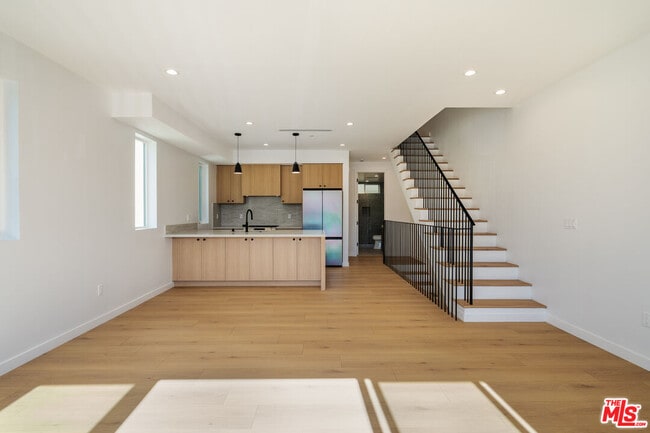 Photo - 6765 Lexington Ave