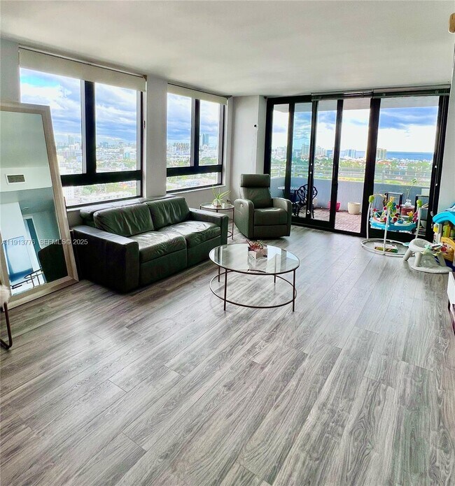 Photo - 1330 West Ave Unit 1807