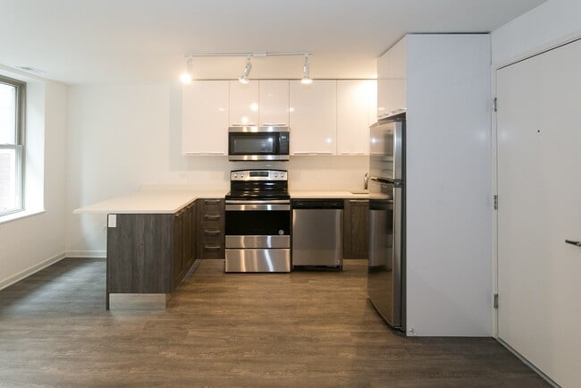 Photo - 940 W Winona St Unit 114