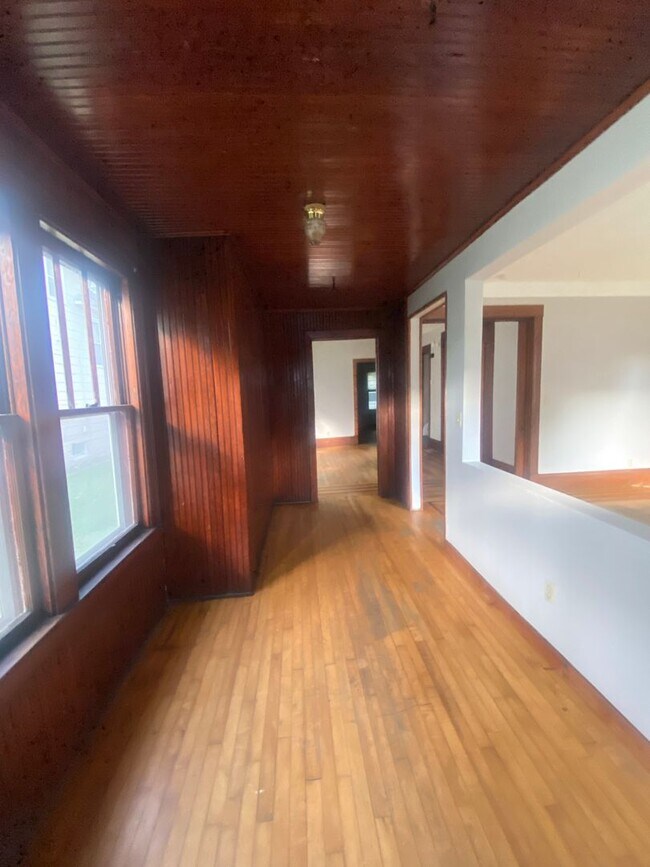 Photo - 4 Bdr/2Bath Spacious Home Available