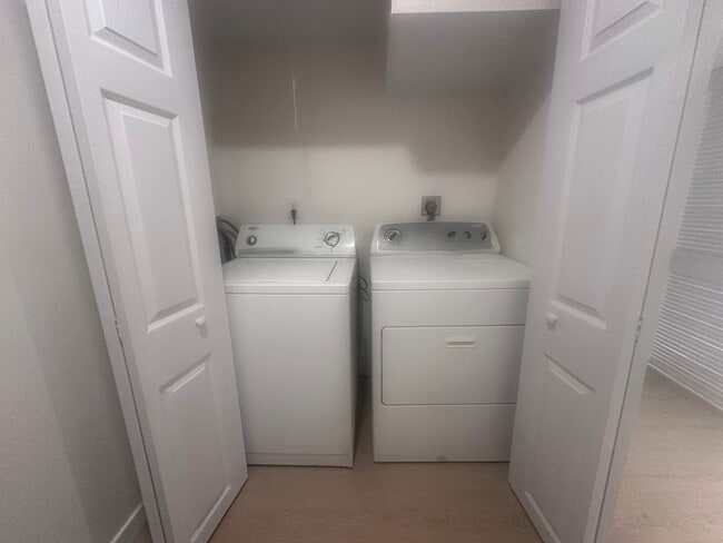 Photo - 3225 Chestnut St NE Unidad B