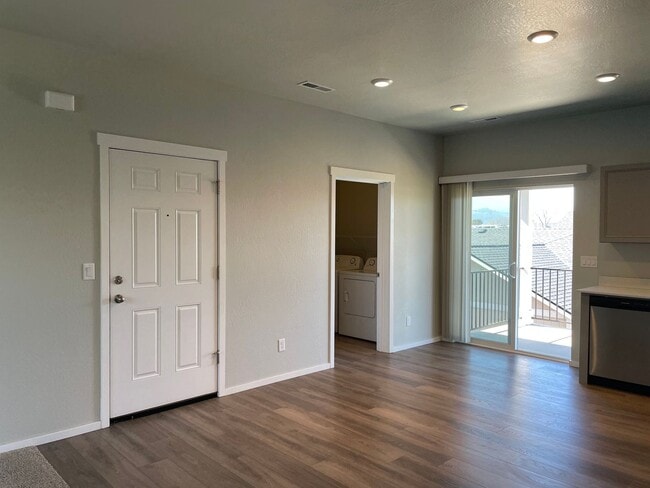 Photo - Newer-Very Nice 2 Bedroom 1 Bath Upstairs Apartment****HALF OFF FIRST FULL MONTHS RENT******Pet F...