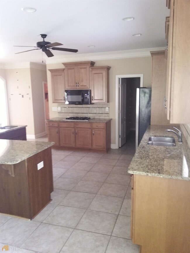 Photo - 280 Langshire Dr