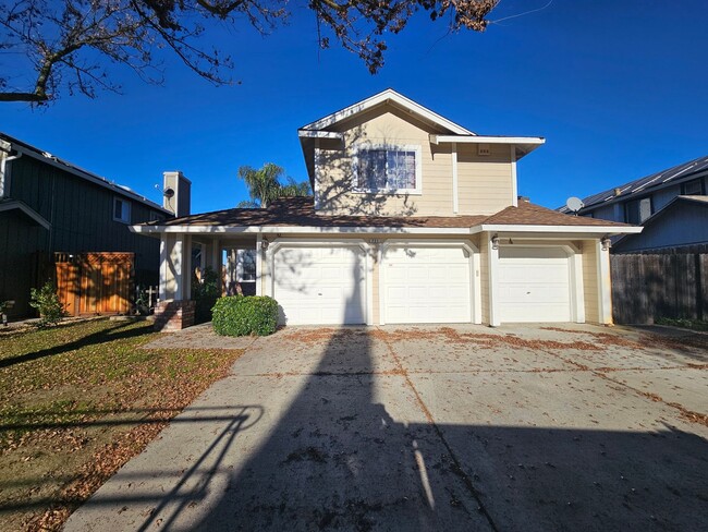 Large 4 bedroom two story in east Modesto! - Large 4 bedroom two story in east Modesto! House