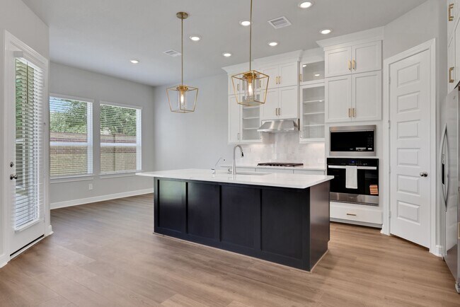 Photo - 3110 Millwork St House
