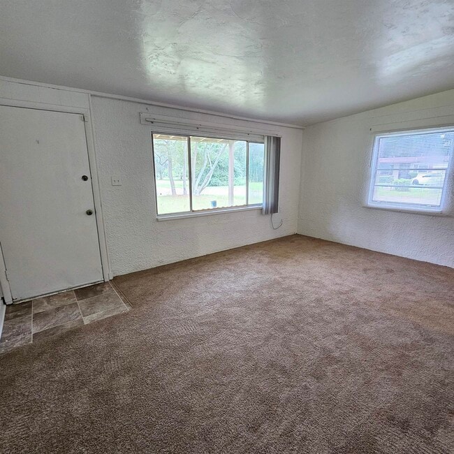 Photo - 2918 Regent Dr