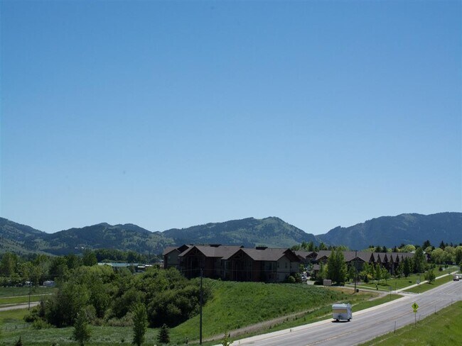 Saddleview Apartment Homes