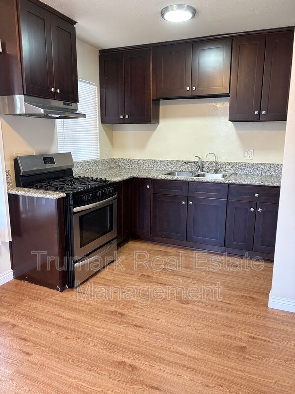 Building Photo - 1204 E Lexington Dr Unit 5 Rental