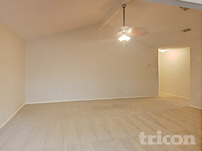 Photo - 537 Greenway Dr