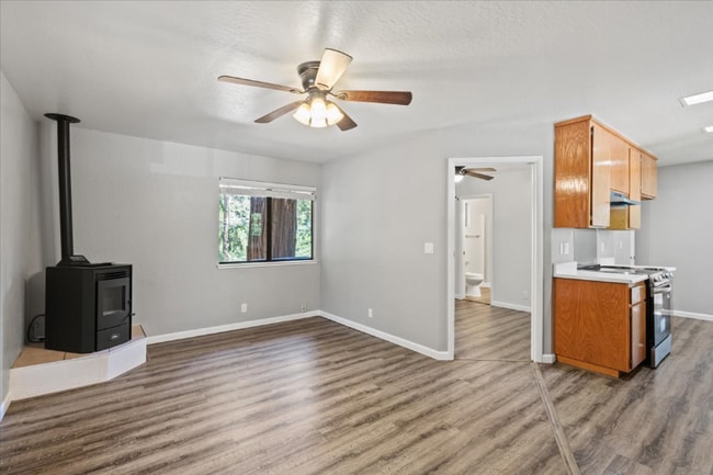 Building Photo - 5293 Buckhorn Rd Rental