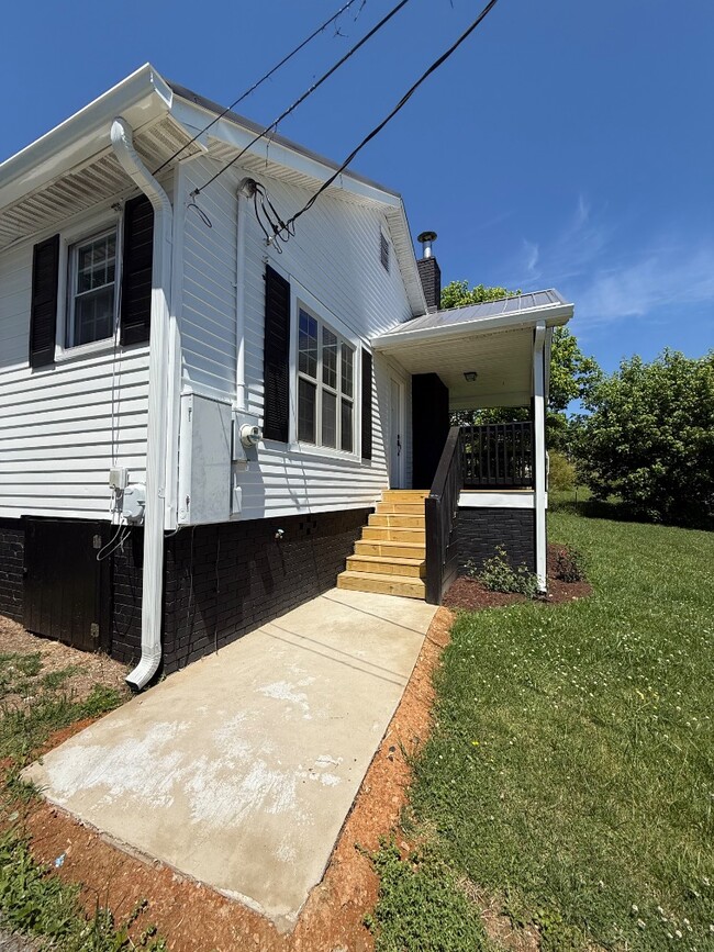 Photo - 136 Kingsley Ave